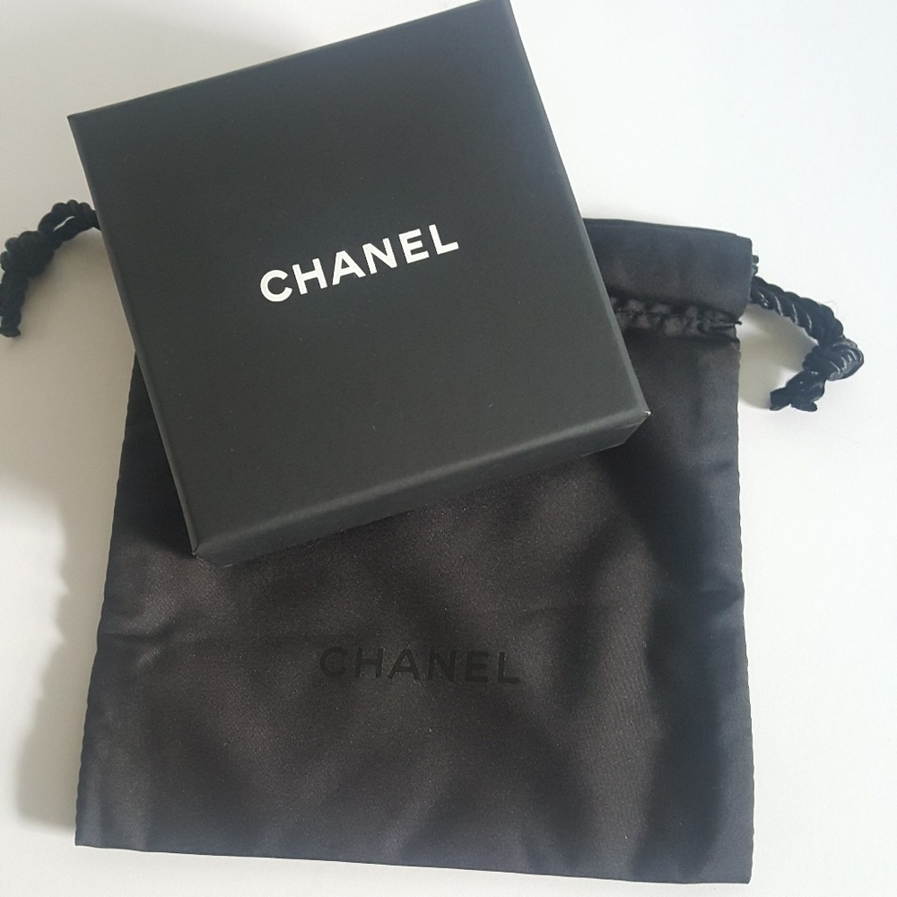 💕Chanel "empty" Box and Small Drawstring💕